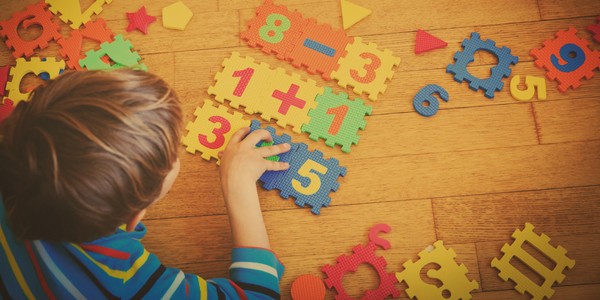 Cómo mejorar la concentración de niños con TDAH a través de los juegos